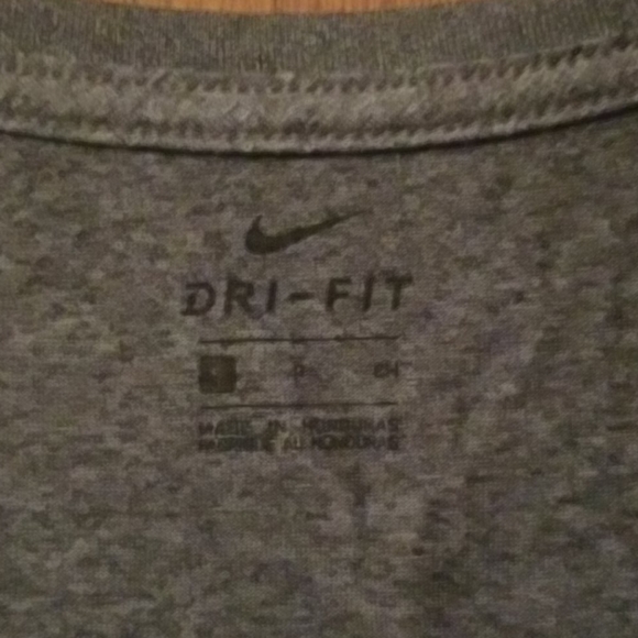 NIKE  TSHIRT - Picture 2 of 2